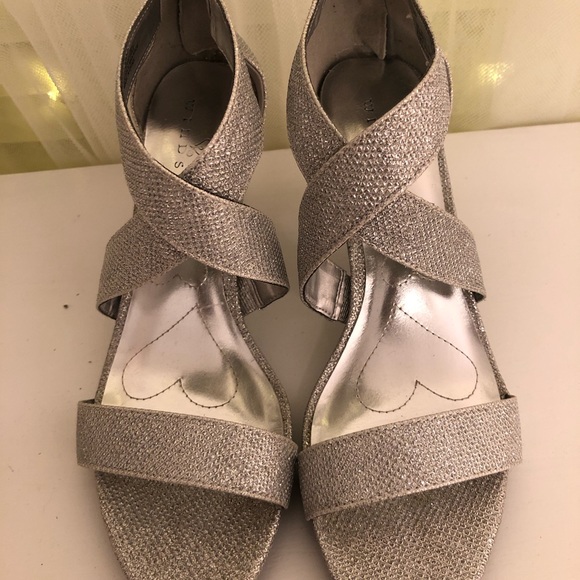 WINDSOR heels - Picture 2 of 4